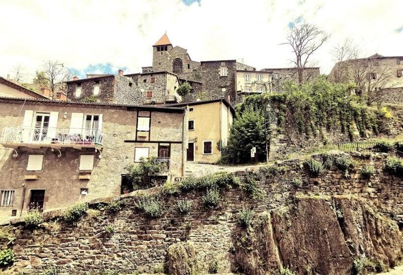Номер Стандарт, Auberge De Chanteuges