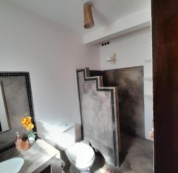 بانگلوی استاندارد, Pousada Lotus
