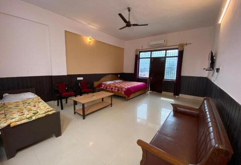수피리어 룸, Goroomgo Kanara Hotel Bhimtal   Parking Facilities   Excellent Service
