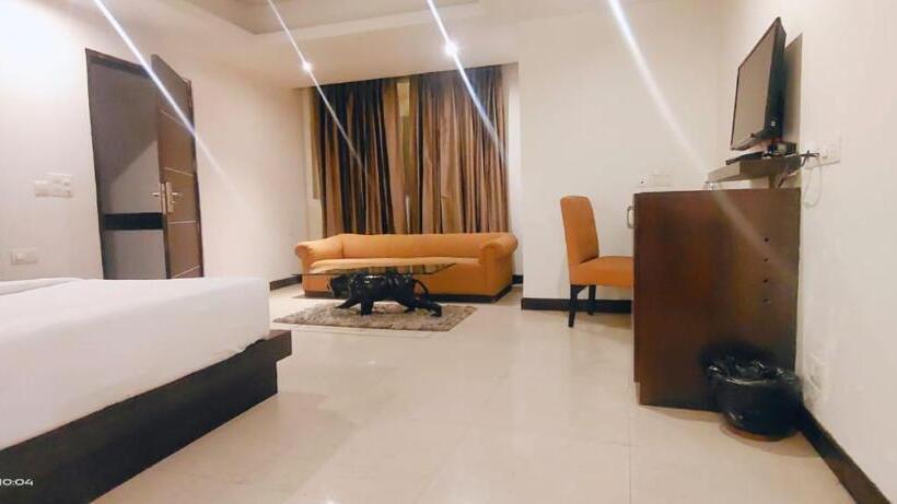 Suite, Zenith Hotel   Delhi Airport