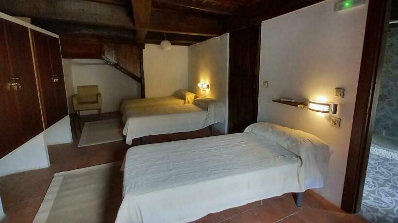 Кровать в Общей Комнате, Albergue Turístico San Blas De Oliva De Plasencia
