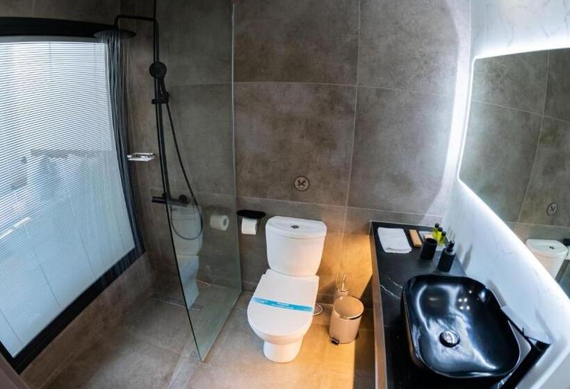 חדר דלוקס, Urban Habitat Executive Suites