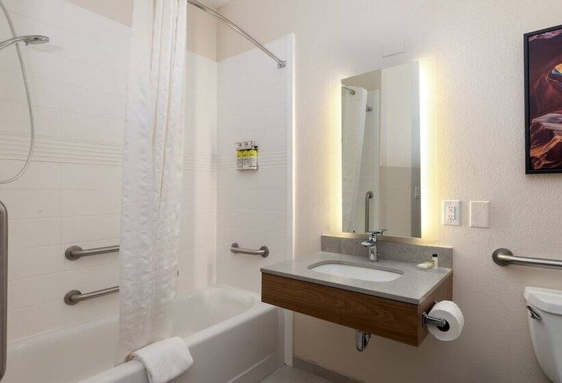 Люкс Адаптированный для Инвалидов, Candlewood Suites Enterprise, An Ihg