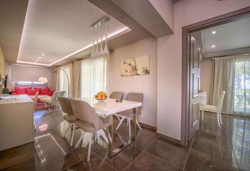 Королевский Люкс, Koukounaria Hotel & Suites