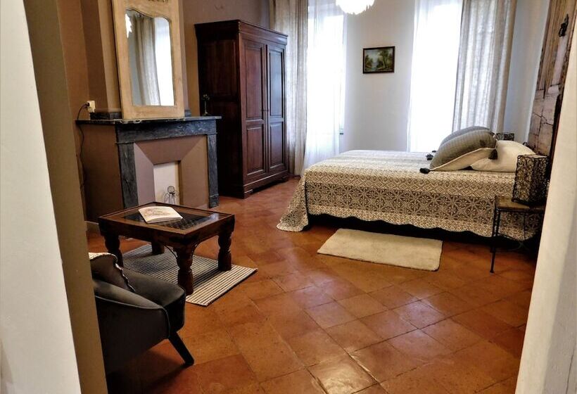 Номер Стандарт, Prieuré Saint Louis Maison D Hôtes