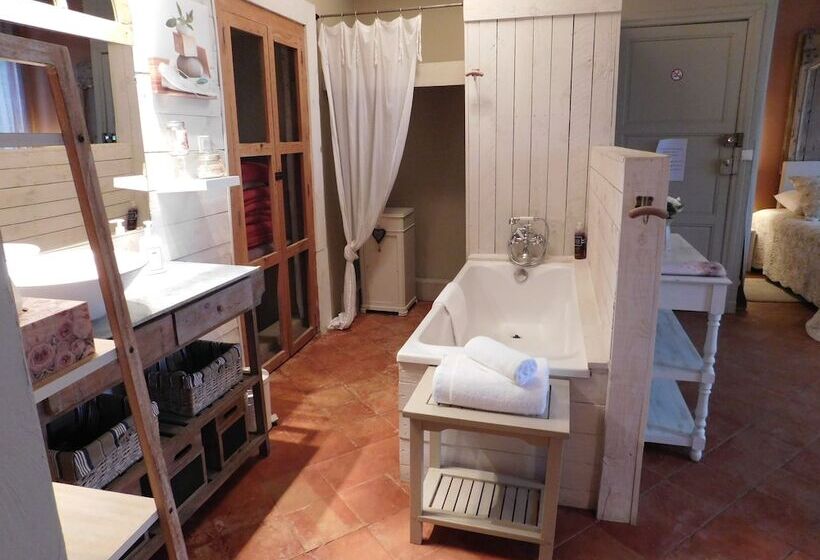 Номер Стандарт Трехместный, Prieuré Saint Louis Maison D Hôtes