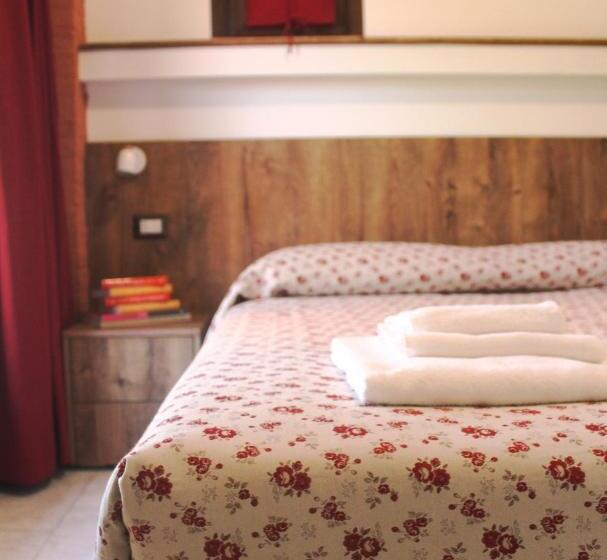 Quarto Estandar Individual, Agriturismo La Lupa