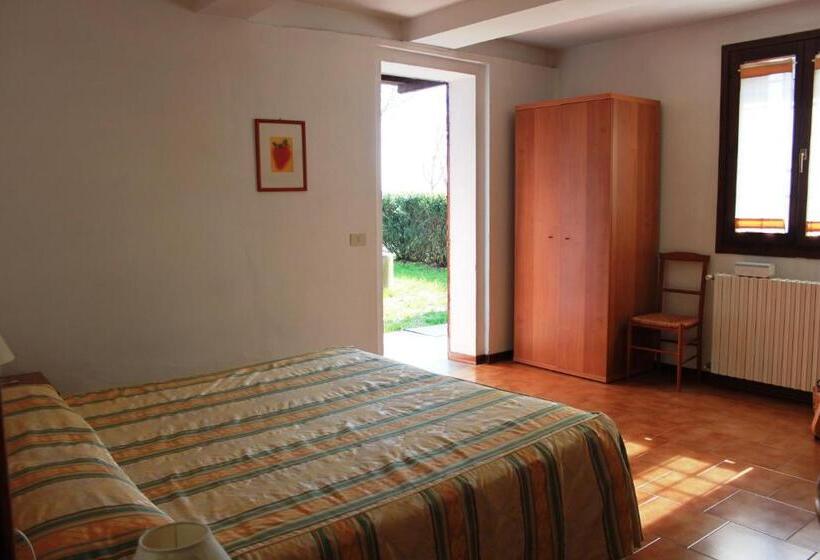 Quarto Estandar Individual, Agriturismo La Lupa