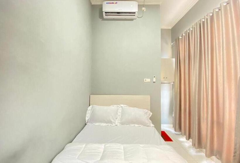 经济房, Pelangi Guest House Palembang Redpartner