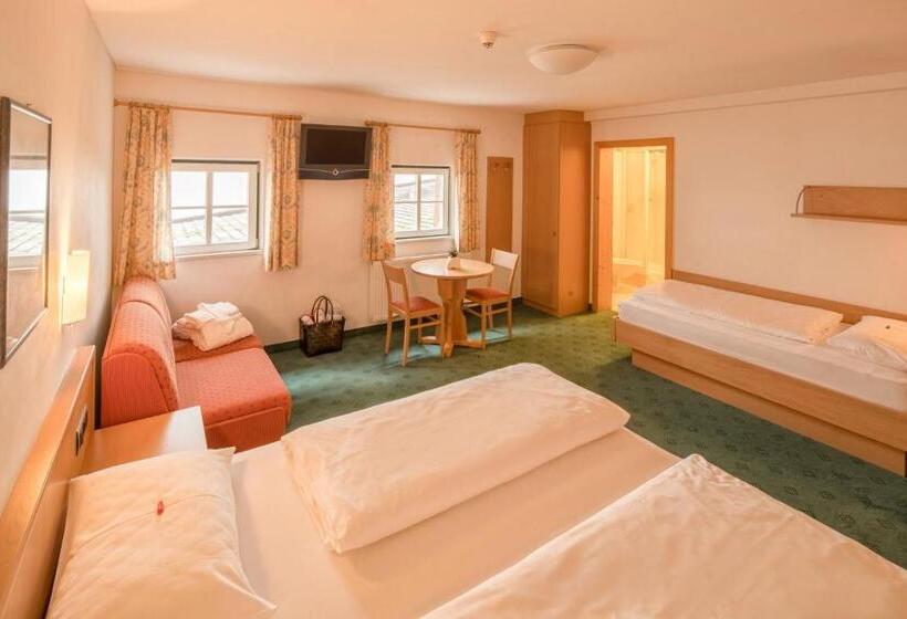 Четырехместный Номер Стандарт с Балконом, Piccolo Hotel Gurschler