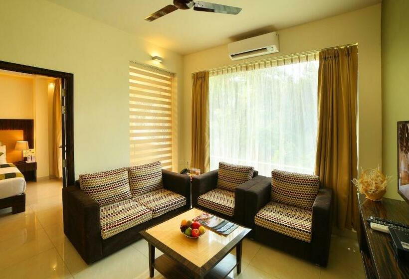 Люкс 3 Спальни, Casa Rio Resorts Athirappilly