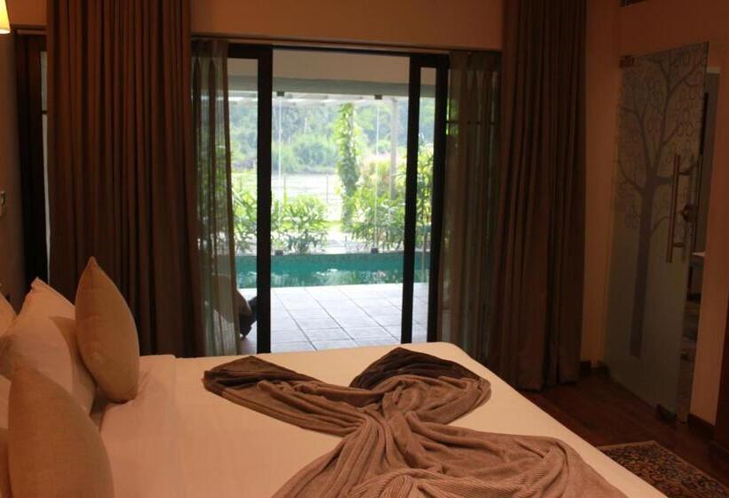 Люкс с Бассейном, Niraamaya Retreats Samroha Athirappilly