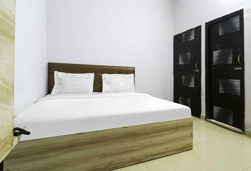 Трехместный Номер Классика, Vaccinated Staff  Oyo 79969 Flagship Night Inn