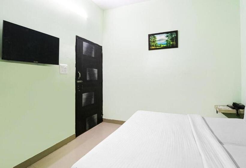 Трехместный Номер Классика, Vaccinated Staff  Oyo 79969 Flagship Night Inn