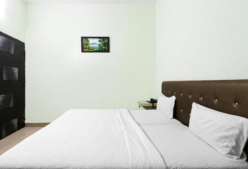 Трехместный Номер Классика, Vaccinated Staff  Oyo 79969 Flagship Night Inn