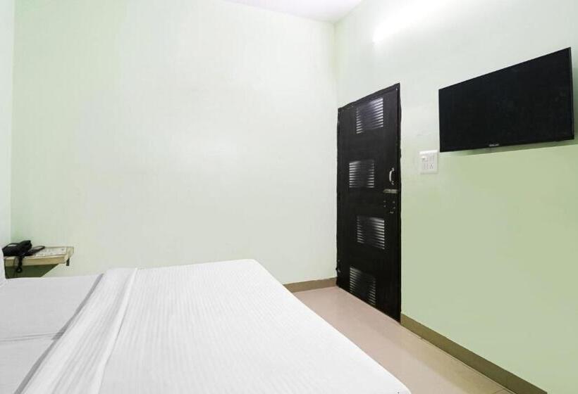 Трехместный Номер Классика, Vaccinated Staff  Oyo 79969 Flagship Night Inn