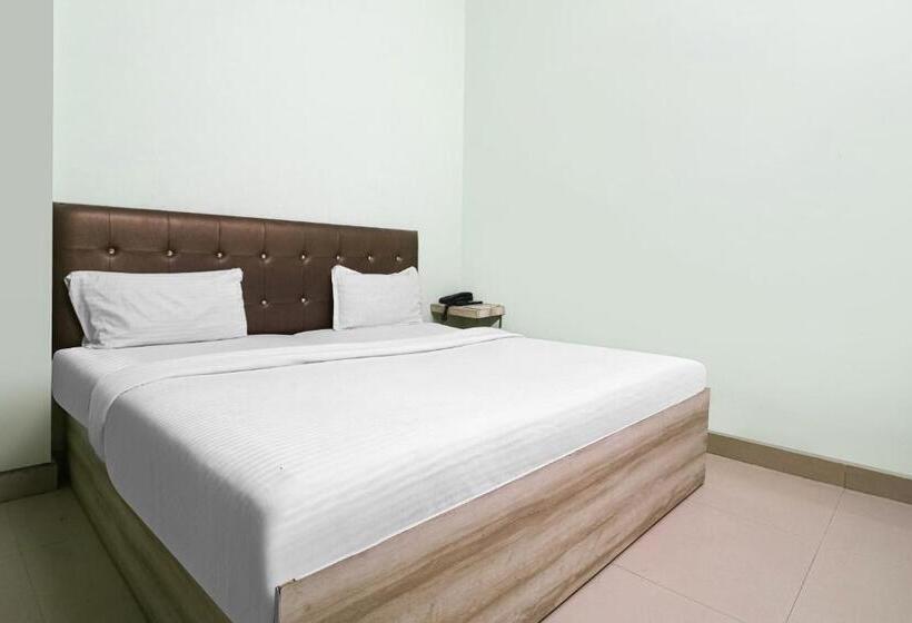 Трехместный Номер Классика, Vaccinated Staff  Oyo 79969 Flagship Night Inn