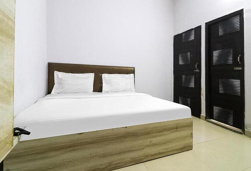 Трехместный Номер Классика, Vaccinated Staff  Oyo 79969 Flagship Night Inn