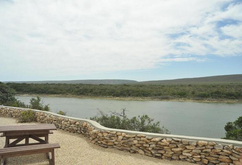 Бунгало Стандарт, De Hoop Collection   Campsite Rondawels