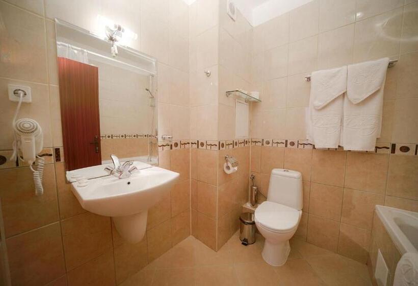 آپارتمان 2 خوابه با بالکن, Apart Hotel Flora Residence Daisy