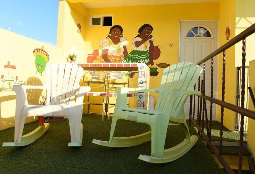 Standardrum, Cancun Guest House 5