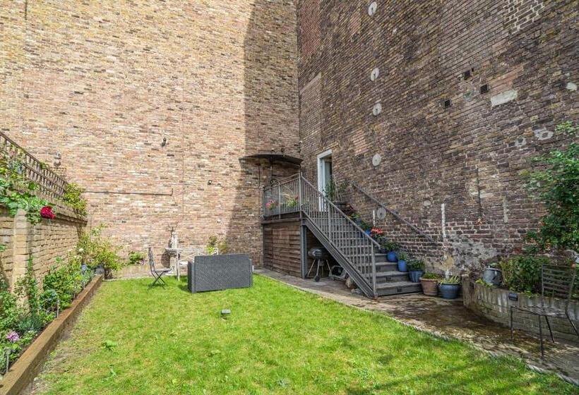 Номер Стандарт с Балконом, House Close To Kings Cross