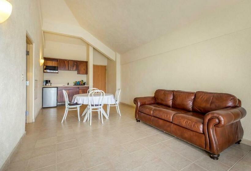 سوئیت 2 خوابه, Comfort Inn Puerto Vallarta Golfside & Marina