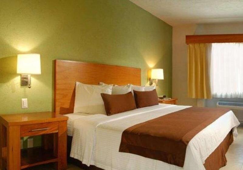 اتاق استاندارد با تخت بزرگ, Comfort Inn Puerto Vallarta Golfside & Marina