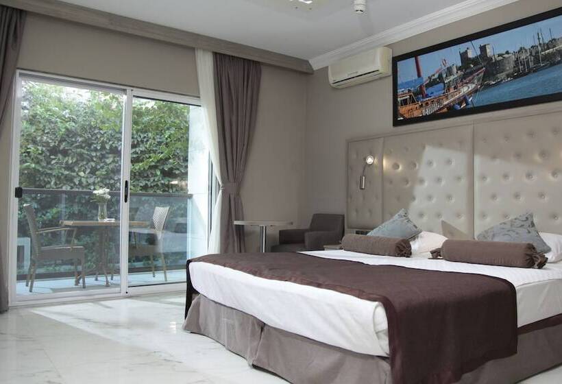 اتاق خانوادگی با چشم‌انداز باغ, Delta Hotels By Marriott Bodrum