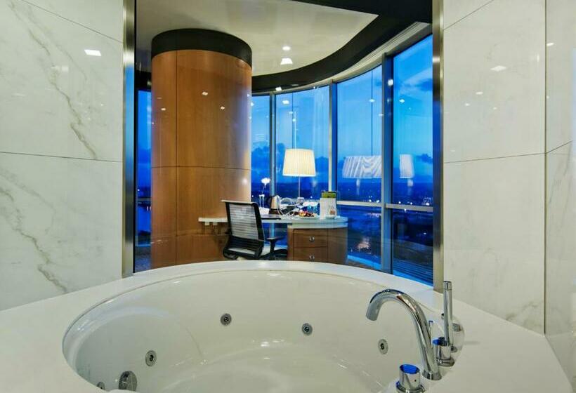 اتاق استاندارد با تخت بزرگ, Doubletree By Hilton Istanbulmoda