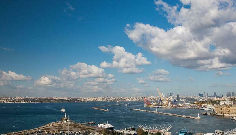 اتاق استاندارد با تخت بزرگ, Doubletree By Hilton Istanbulmoda