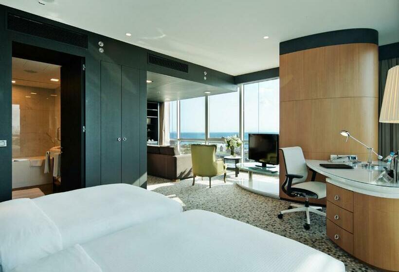 سوییت جونیور با چشم‌انداز دریا, Doubletree By Hilton Istanbulmoda