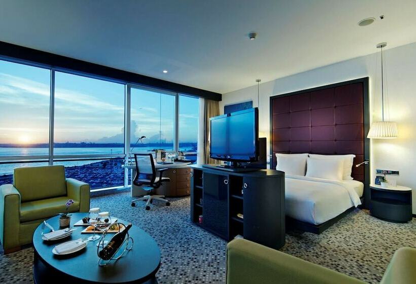سوییت جونیور با چشم‌انداز دریا, Doubletree By Hilton Istanbulmoda