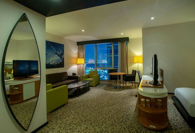 سوییت جونیور با چشم‌انداز دریا, Doubletree By Hilton Istanbulmoda