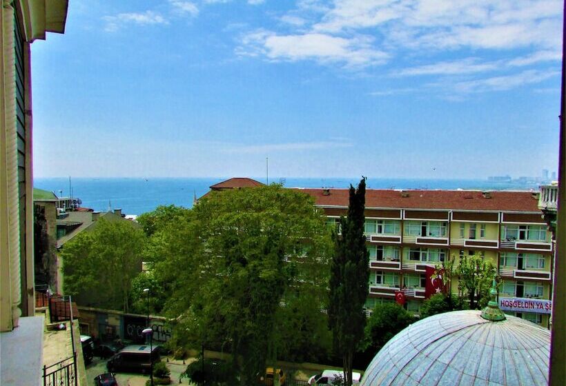 سوییت جونیور با چشم‌انداز دریا, Lausos Hotel Sultanahmet