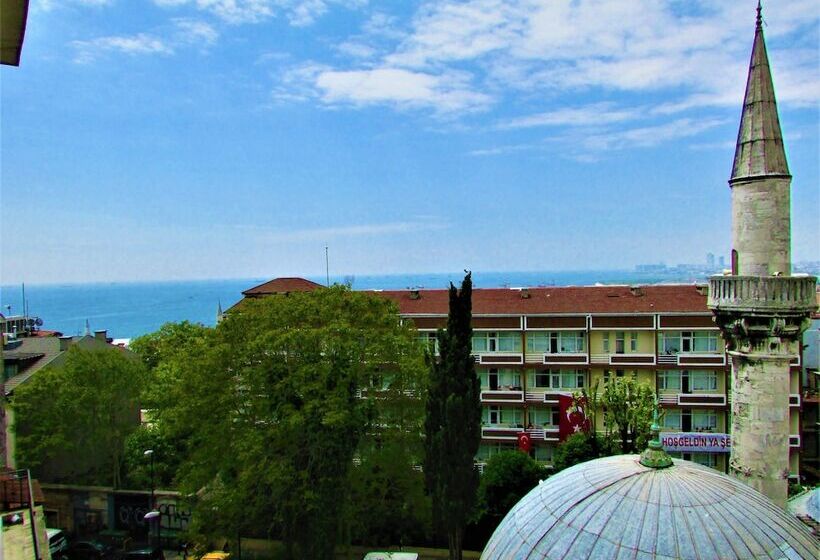 سوییت جونیور با چشم‌انداز دریا, Lausos Hotel Sultanahmet