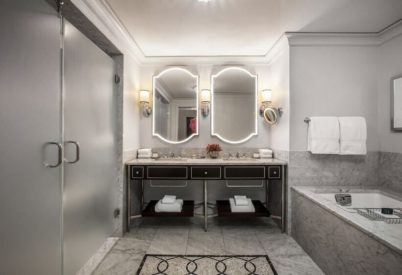 Quarto deluxe, Waldorf Astoria Chicago