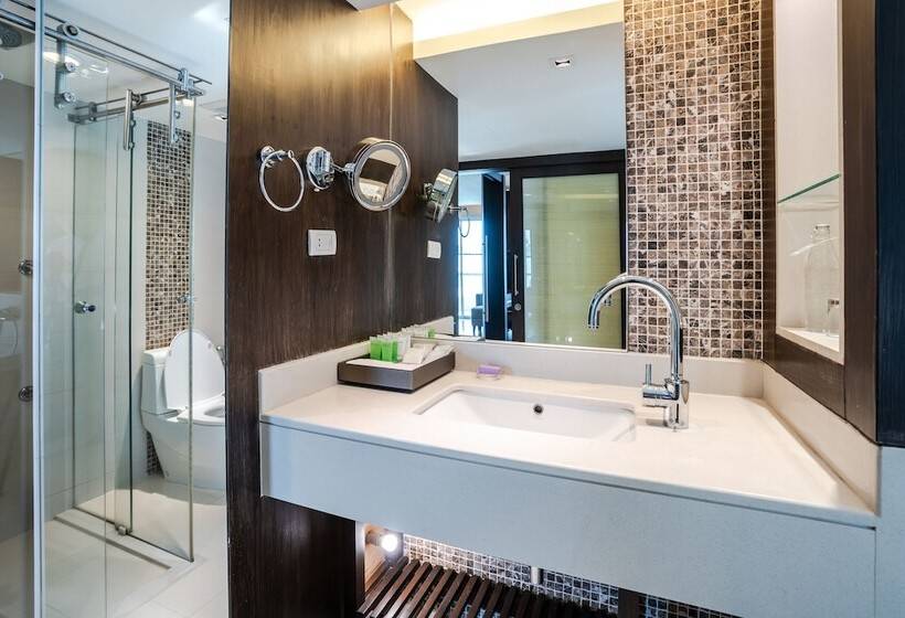 풀장 전망 스위트, Aone Pattaya Beach Resort