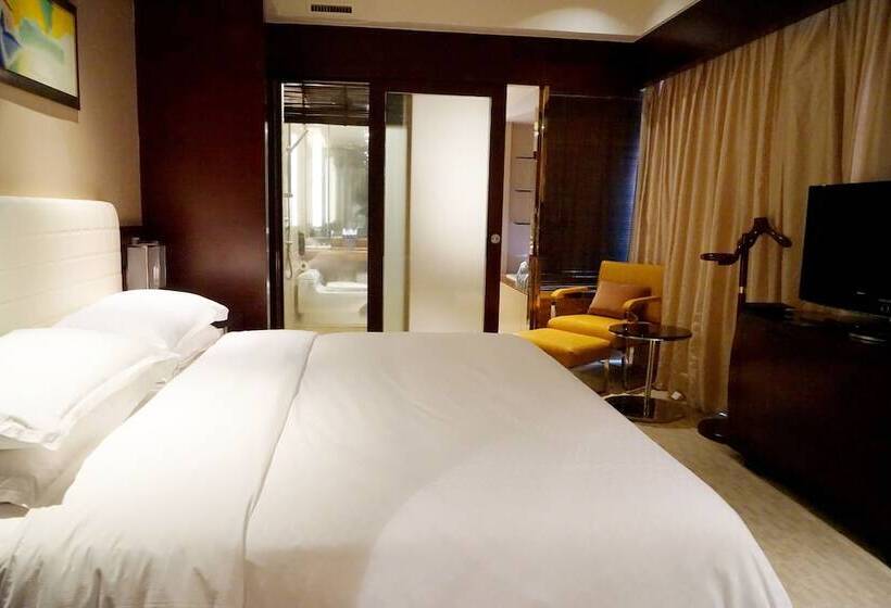 Люкс Семейный 2 Спальни, Four Points By Sheraton Hangzhou, Binjiang