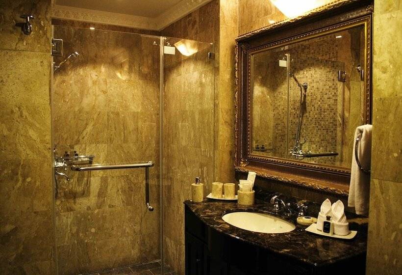 Family Suite, Four Seasons Place Pattaya