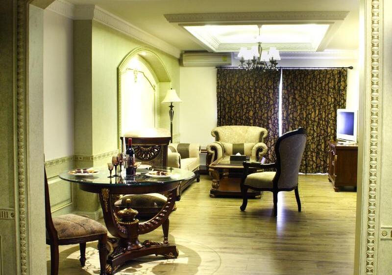 Люкс 2 Спальни, Four Seasons Place Pattaya