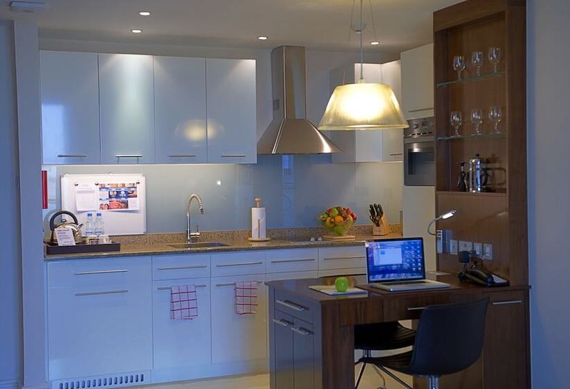 Студия Стандарт Двуспальная Кровать, Staybridge Suites Yas Island Abu Dhabi, An Ihg