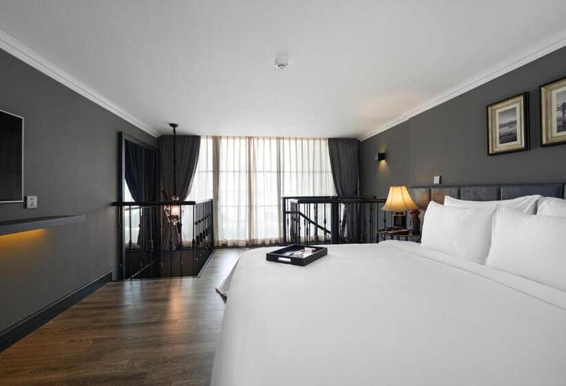 سوییت دوبلکس, La Siesta Premium Hang Be