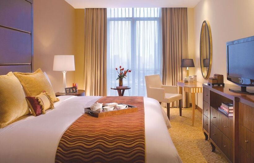 Апартаменты Superior 2 Спальни, Oakwood Premier Cozmo Jakarta