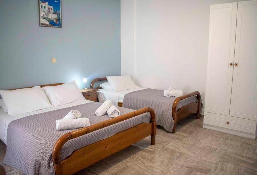 اتاق استاندارد سه نفره, Pension George