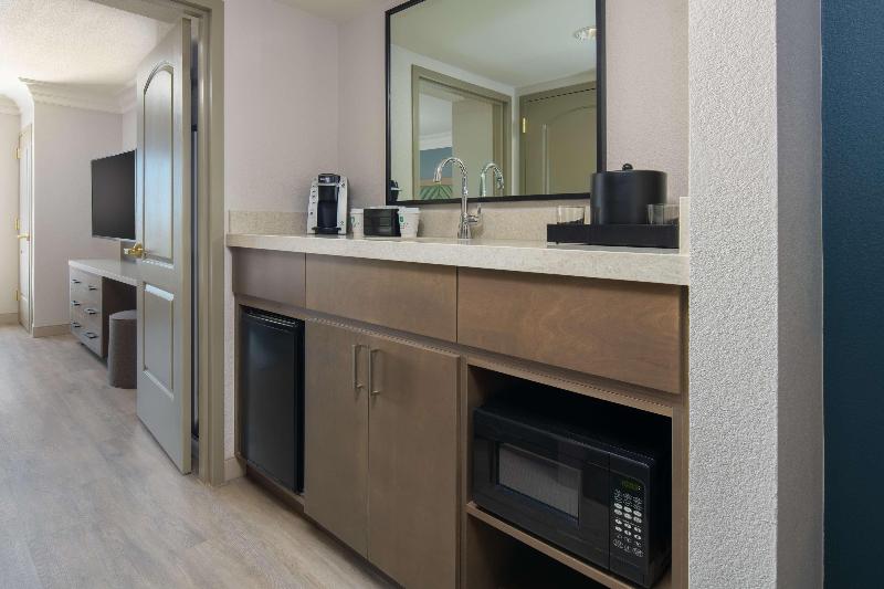 장애인을 위한 스위트, Embassy Suites By Hilton Sacramento Riverfront Promenade