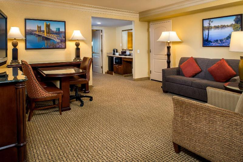 스위트, Embassy Suites By Hilton Sacramento Riverfront Promenade
