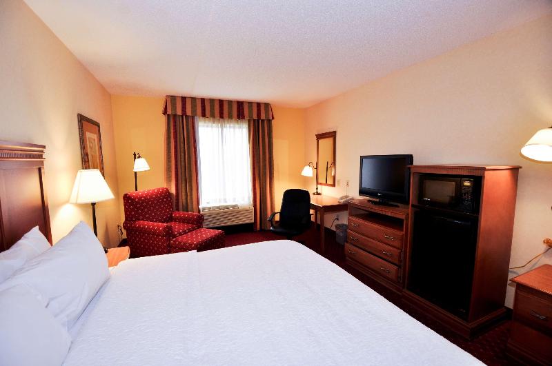 اتاق استاندارد با تخت بزرگ, Hampton Inn & Suites Louisville East