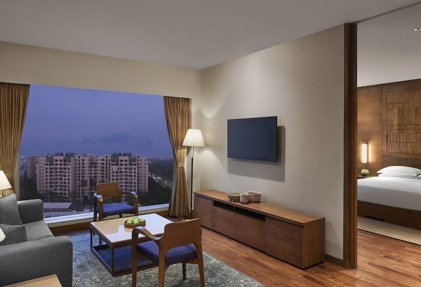 סוויטת קלאב, Taj City Centre New Town