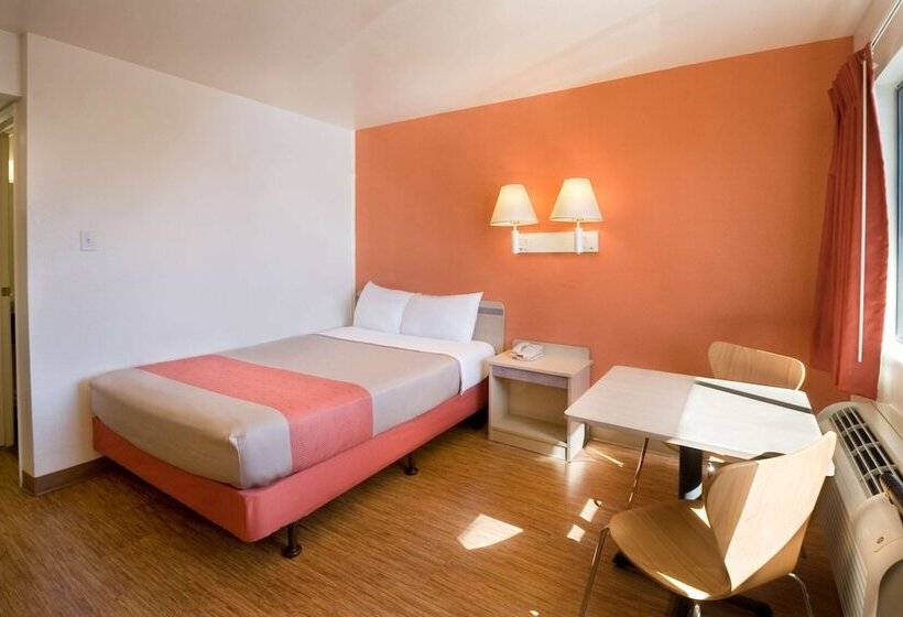 Номер Deluxe, Motel 6 Pendleton, Or